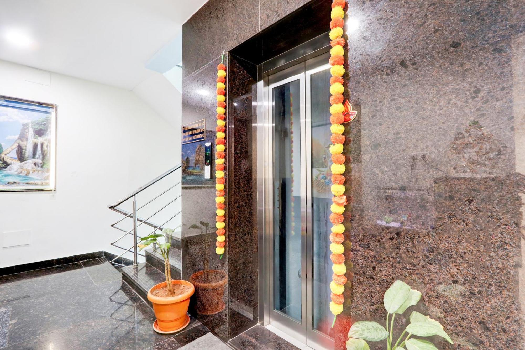 Super Hotel O At Home Hotel Darbar Hyderabad Exterior foto